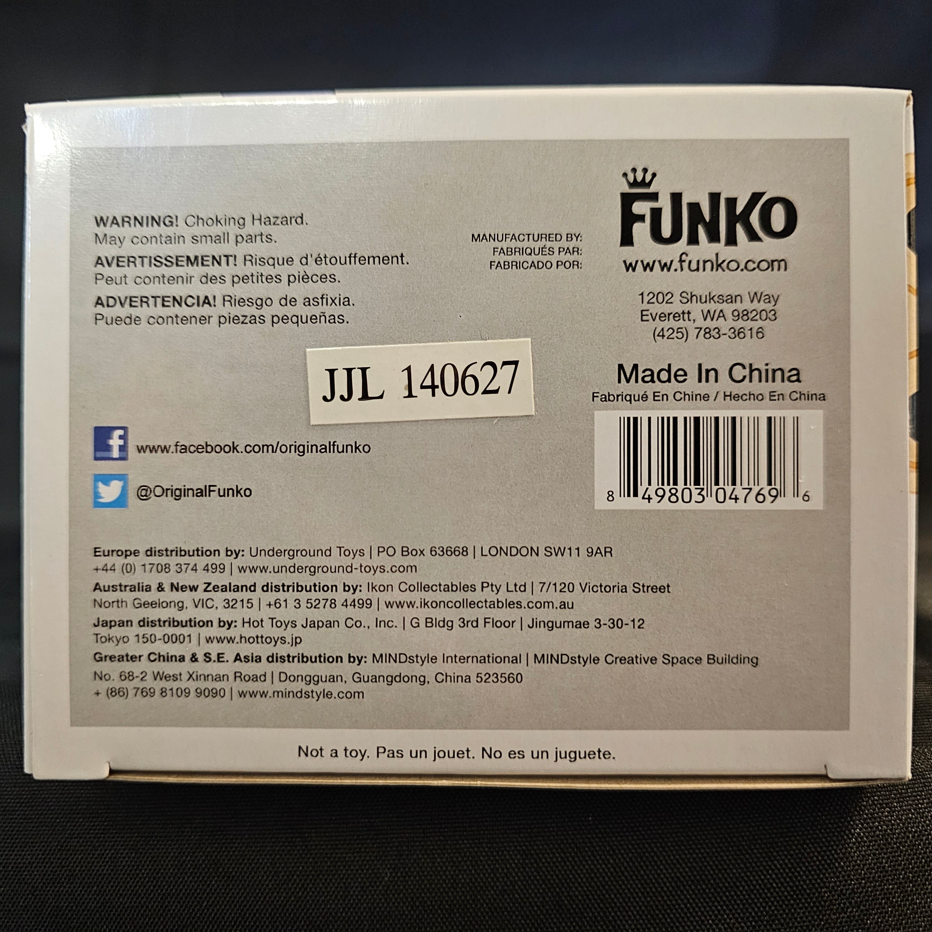 Breaking Bad Pop! Vinyl Figure Walter White [Green Cook Outfit] [Entertainment Earth] [160] - Fugitive Toys