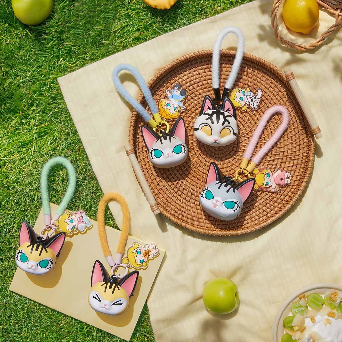 POP MART Baby Molly & Baby Tabby Series-Pinch Pendant [1 Sealed Case] - Fugitive Toys